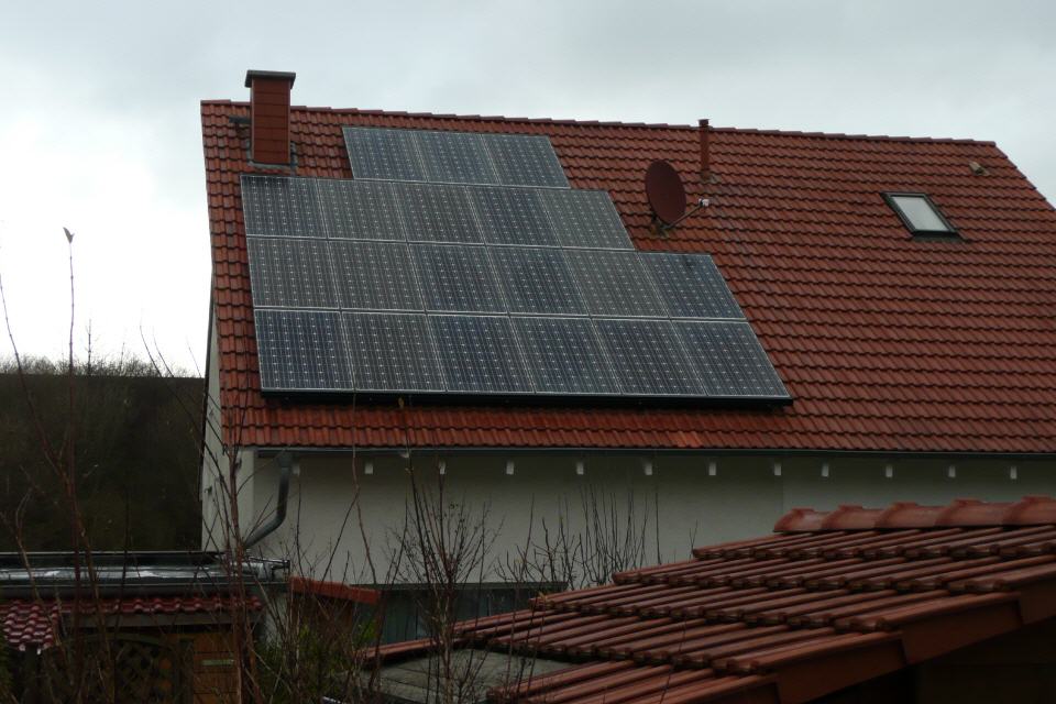 Photovoltaik Essen (linkes Haus)
